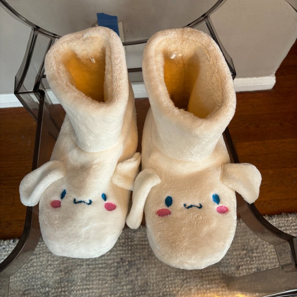 LIKE NEW: Sanrio Cinnamoroll Slipper